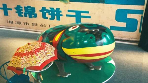 80'年代的復(fù)古快閃店滿滿的都是國(guó)際范兒｜國(guó)潮范這么閃