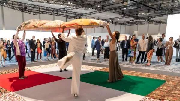 邁阿密巴塞爾主題藝術(shù)展覽亮點(diǎn)多多，聽(tīng)聽(tīng)展會(huì)內(nèi)外的藝術(shù)聲音