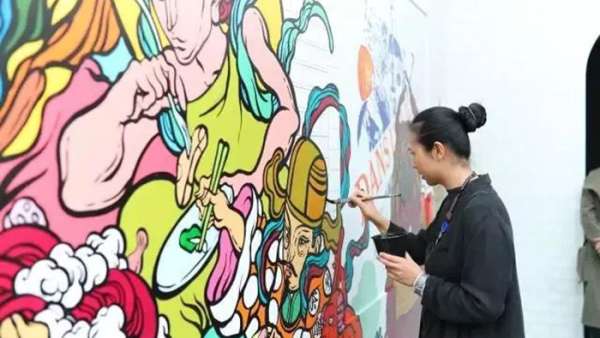 這些壁畫能組成一個(gè)“野生神仙”的世界主題展覽了吧，太酷了