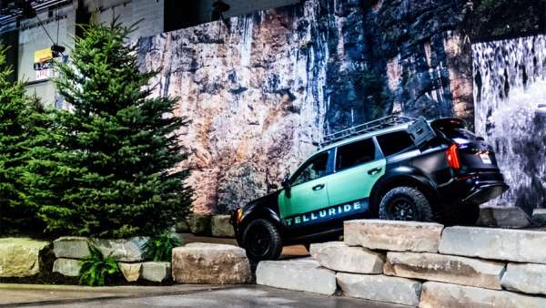 新聞發(fā)布會活動復(fù)制了一座小鎮(zhèn)，只為了增強(qiáng)互動體驗(yàn)