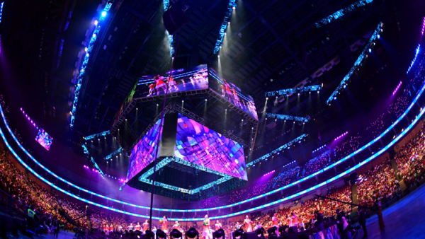 年會慶典活動群英薈萃，舞美設(shè)計如同明星演唱會般震撼