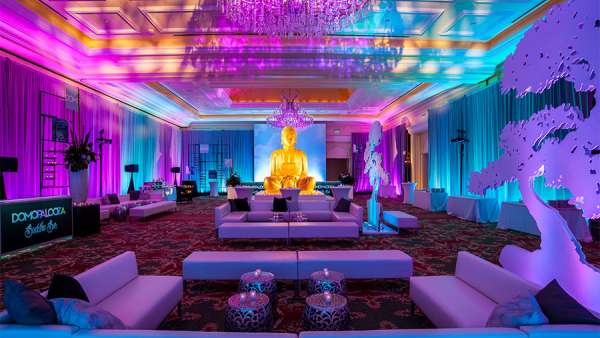 在行業(yè)大會活動現(xiàn)場策劃一個“禪吧”，東方的佛教文化給予了策劃靈感