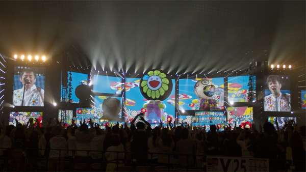 15米高的LED雕塑出現(xiàn)在演唱會活動現(xiàn)場，視覺效果杠杠的
