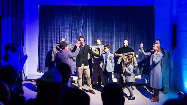 這款新車的發(fā)布活動(dòng)以沉浸式劇院表演的形式進(jìn)行，效果太棒了