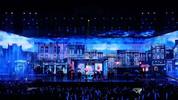 這場獨一無二的演唱會活動，舞美設(shè)計更是氣勢磅礴而不失細膩
