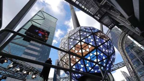 時(shí)代廣場(chǎng)跨年夜活動(dòng)策劃了一個(gè)重頭戲：新年水晶球與你共迎2020年