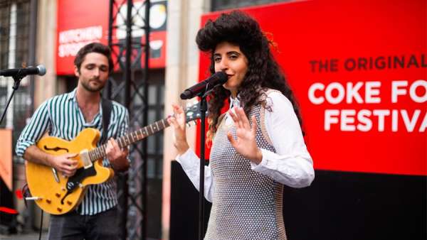 可口可樂以美食快閃店活動策劃開場，用最燃音樂和美食點亮活動氛圍