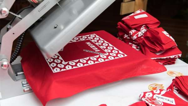 派對活動策劃要熠熠生輝，那就帶他們參加豪華野營吧