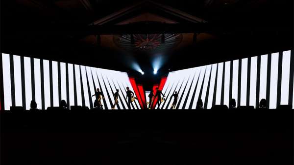 年底表彰活動(dòng)就是要大氣上檔次，友邦就將年會(huì)活動(dòng)移師到越南