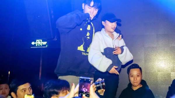 跨年派對(duì)活動(dòng)新說唱，吃喝嗨玩直到2020的日出升起還不夠