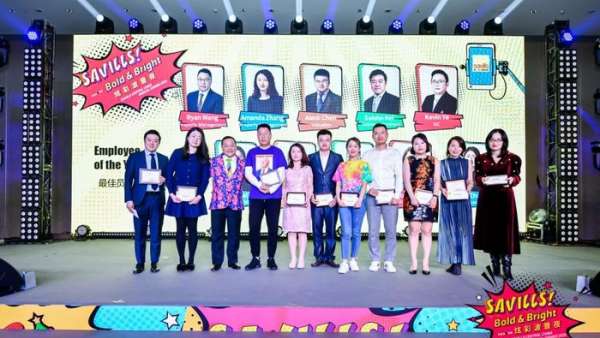 奇光異色的年會活動策劃當屬Savills最敢玩，不遺余力玩轉(zhuǎn)色彩