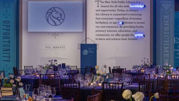 用書做設(shè)計(jì)元素的晚會(huì)活動(dòng)策劃打破刻板常規(guī)，驚艷了全場(chǎng)