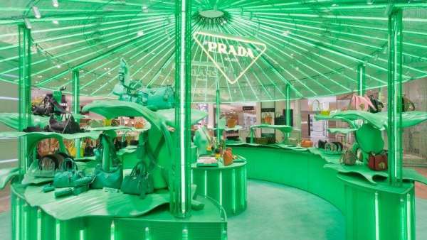 奢侈品牌聯(lián)手打造的快閃店活動(dòng)營造出的氛圍吸睛度就是不一般