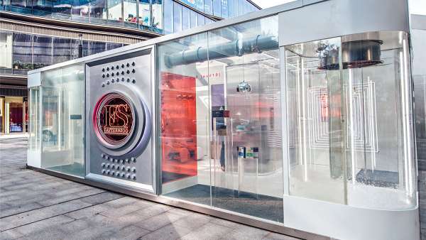 Easternsoo快閃店活動(dòng)以一個(gè)未來(lái)感的容器體現(xiàn)了一個(gè)生態(tài)系統(tǒng)