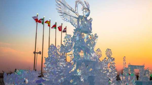 冬天就要去看這樣一場(chǎng)冰雕展覽活動(dòng)，體驗(yàn)現(xiàn)實(shí)版的“冰雪奇緣”
