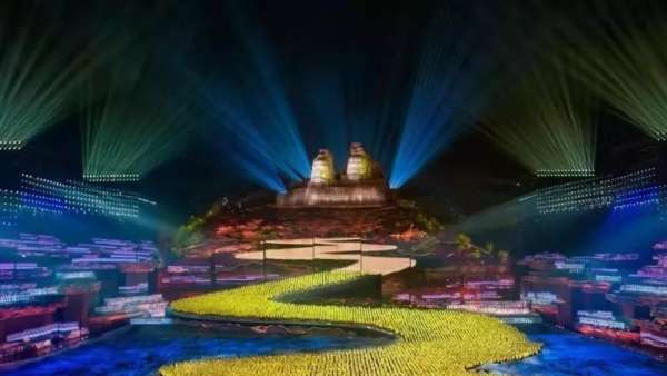 盛典活動策劃的舞美這般氣勢磅礴的，當(dāng)屬再現(xiàn)“黃河”之勢