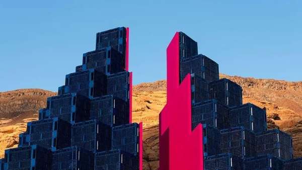 沙漠新綠洲的展覽活動(dòng)匯集了以14位藝術(shù)家的互動(dòng)裝置為特色，超贊