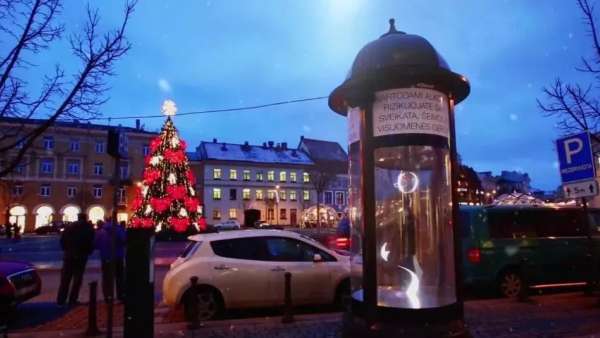 西班牙的這家氣泡酒在市街頭的這個(gè)快閃店活動(dòng)竟然還會(huì)魔法，神奇