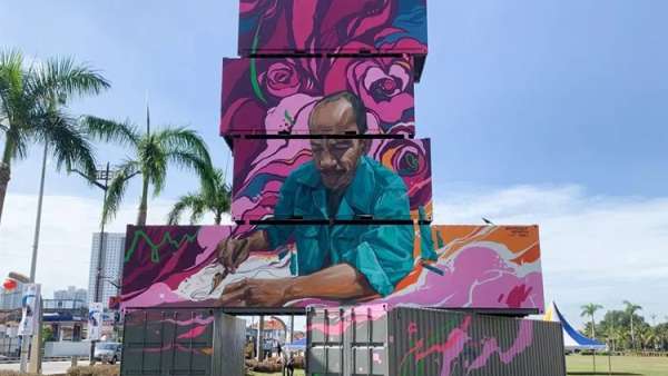 藝術(shù)節(jié)展覽活動(dòng)都是用集裝箱來(lái)表達(dá)，這是何等的有趣之至啊