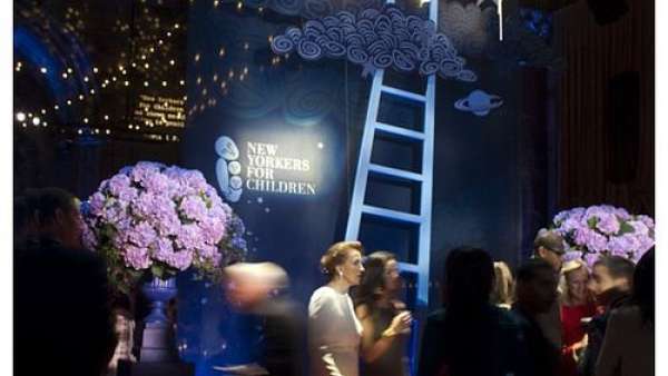 兒童慈善活動閃亮開播，發(fā)射一顆星星祈求一份關(guān)懷吧