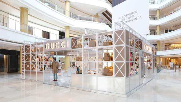 TA用快閃店活動(dòng)的形式，并結(jié)合沉浸式數(shù)字互動(dòng)打造了全新購物體驗(yàn)