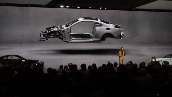 全新獨立品牌用一個“盒子”就打造了強大視覺識別的汽車發(fā)布會活動