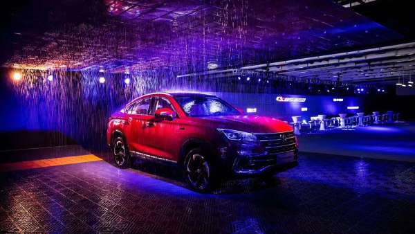 長安全球上市發(fā)布會活動策劃了沉浸式的全新體驗，活出新姿態(tài)