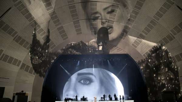 女設(shè)計師設(shè)計的這些舞美設(shè)計在戲劇活動策劃中的更有質(zhì)感