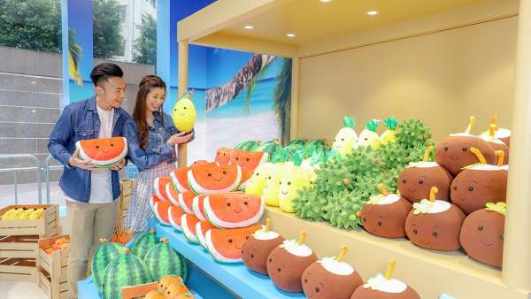 多國(guó)特色快閃店展覽活動(dòng)設(shè)計(jì)逼真，重視當(dāng)?shù)匚幕h(huán)球打卡的熱點(diǎn)