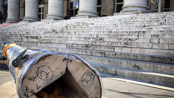 烹飪界的奧斯卡頒獎(jiǎng)典禮活動(dòng)現(xiàn)場(chǎng)策劃的市集廣場(chǎng)裝置，布谷鳥鐘很震撼