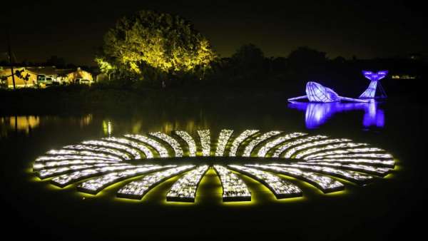 月津港燈光展覽活動增加了多媒體互動體驗，打造一場看得見的奇景