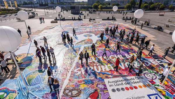 公益性創(chuàng)意活動(dòng)的策劃新意越來越多，這一里程碑注定得火