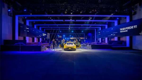 貴族氣質(zhì)的汽車發(fā)布會(huì)展覽活動(dòng)用時(shí)間隧道推開了過去、現(xiàn)場(chǎng)與未來