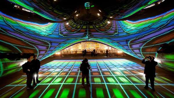 用光與色彩打造的藝術展覽活動驚艷了世人，激活了呆滯的空間