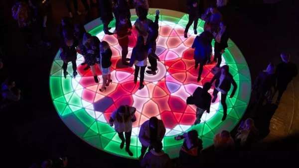 新媒體藝術展覽活動裝置散發(fā)出的魅力具有撫慰人心的治愈之力