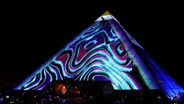 多媒體投影映射慶典活動(dòng)首次在25米高的金字塔上亮相了