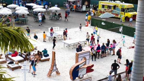 鱷魚品牌推廣活動(dòng)利用射頻識(shí)別技術(shù)為現(xiàn)場(chǎng)提供服務(wù)，社交媒體參與度很高