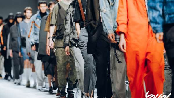 國潮時裝展覽活動以3個不同主題策劃了3場宣誓國潮的時裝發(fā)布活動