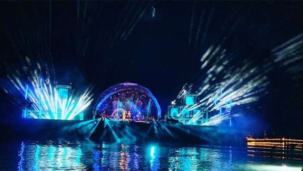 開(kāi)業(yè)慶典活動(dòng)策劃成一場(chǎng)海上音樂(lè)會(huì)，夜色下的活動(dòng)體驗(yàn)感更獨(dú)特