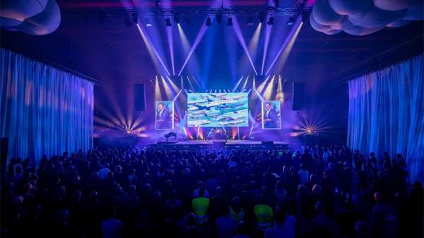 百年周年慶典活動(dòng)策劃，荷航在機(jī)庫(kù)里的體驗(yàn)活動(dòng)水準(zhǔn)真高