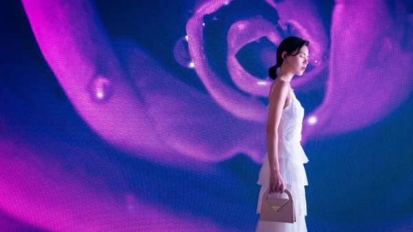 魔都這個(gè)黑玫瑰美妝快閃店展覽活動(dòng)占據(jù)了五一假期的眼球