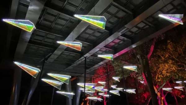 臺灣藝術(shù)會展活動的這個(gè)逐夢飛翔裝置喚起了我們童年的記憶