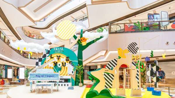 藝術(shù)主題展覽活動(dòng)策劃了15架涂鴉鋼琴，為城市涂抹了多彩藝術(shù)亮色