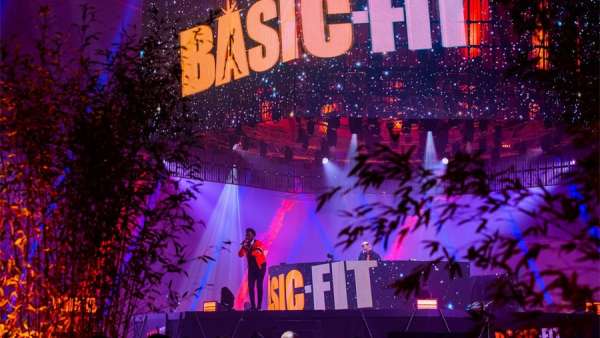 一場“橙色革命”的主題派對活動太酷炫了，現(xiàn)場堪稱一絕