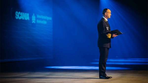 軍用卡車展覽活動策劃的啟動儀式充滿了隆重和神圣，肅然起敬