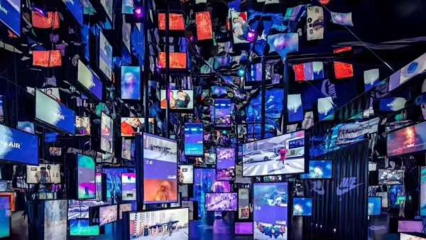 未來感十足的快閃店展覽活動掀起了一場探索創(chuàng)意的實驗風