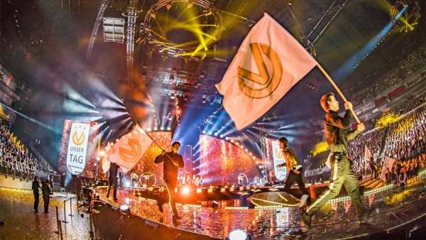 8.5小時(shí)的舞臺(tái)轉(zhuǎn)換時(shí)間就實(shí)現(xiàn)了一場(chǎng)驚人的品牌活動(dòng)策劃，牛啤！