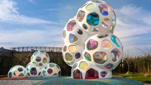 互動(dòng)體驗(yàn)展覽活動(dòng)裝置竟會(huì)神奇地改變顏色，巧妙世界就此打開