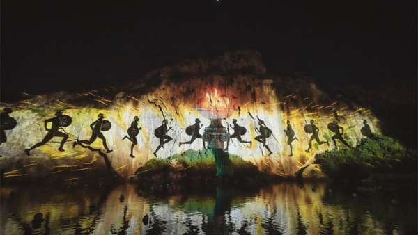 銀行的年會(huì)活動(dòng)融合了自然環(huán)境，策劃得跟電影般藝術(shù)