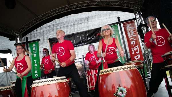 世界啤酒英里接力錦標(biāo)賽活動(dòng)太有趣了，策劃創(chuàng)意杠杠的